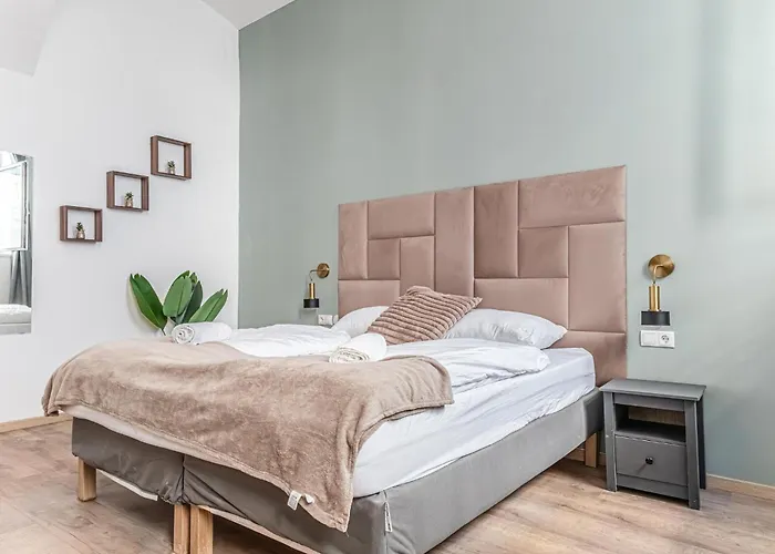Kingbed 1Br Central Apt With Ensuite Washer & Smart Tv