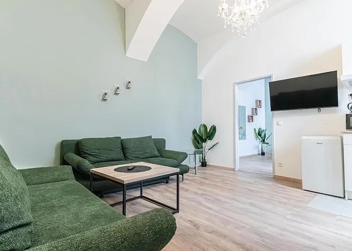 Kingbed 1Br Central Apt With Ensuite Washer & Smart Tv