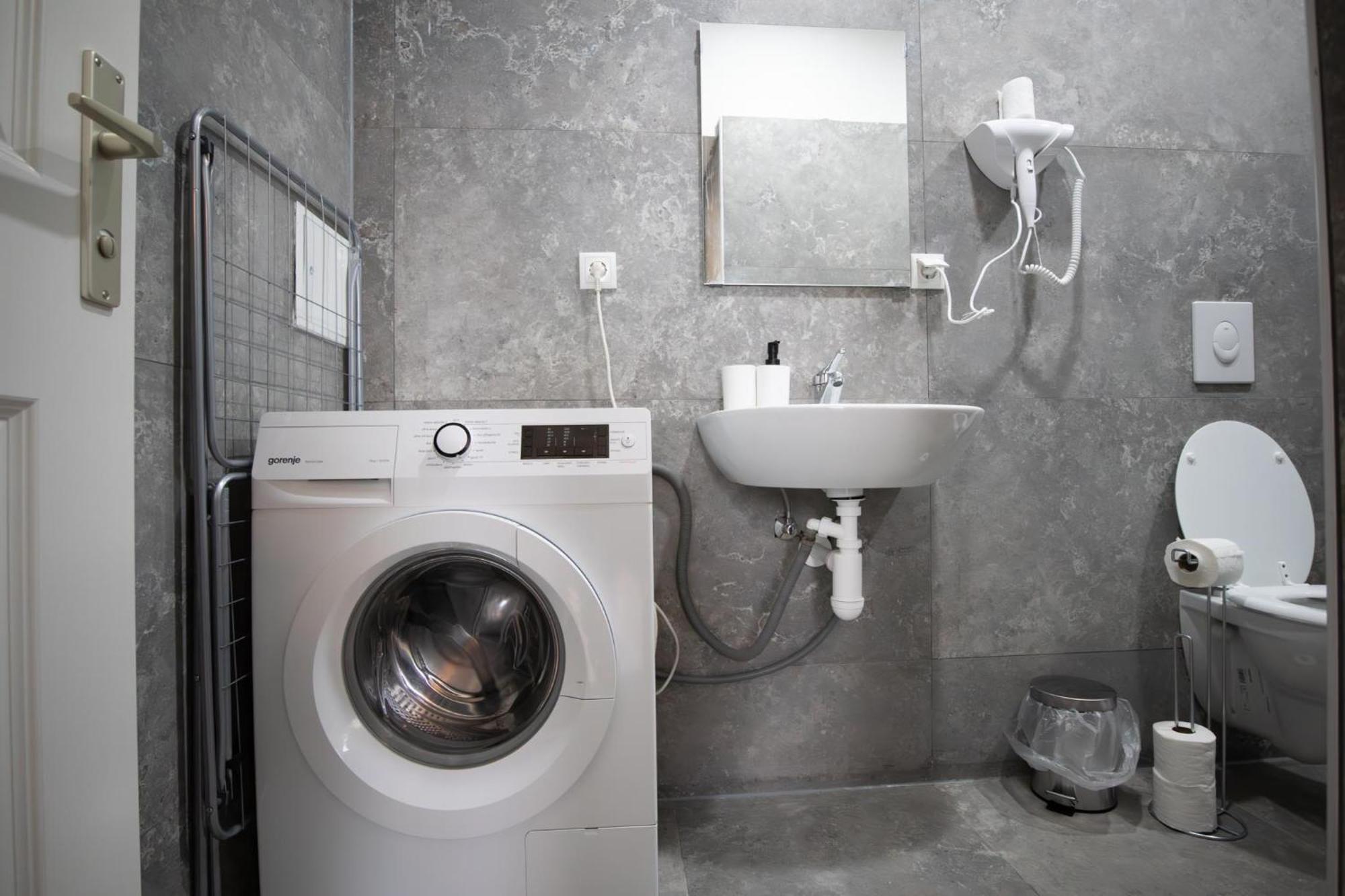 Kingbed 1br With Ensuite Washer & Smart Tv Vídeň